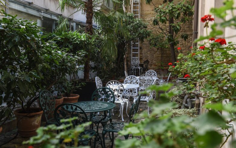 Patio-jardin de l'Hôtel du Jeu de Paume, Paris Île Saint-Louis